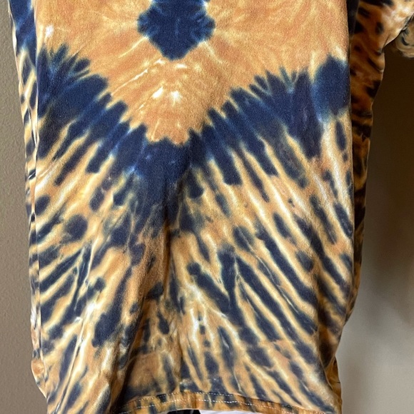 New Orleans Saints Fleur de lis tie-dyed short sleeve shirt. Size Large UNISEX - Picture 4 of 7